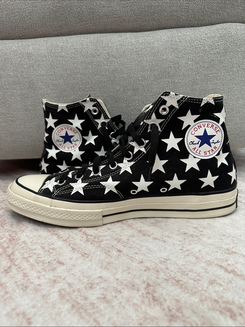 Men’ Star-Print High-Top Sneakers in Black and White